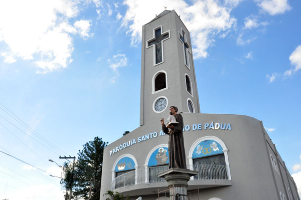 Igreja Santo Antônio realiza terço dos homens