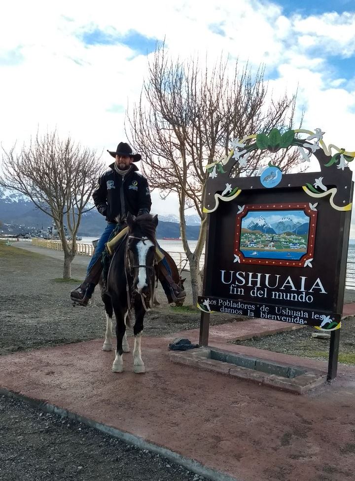 Filipe Leite, Cavaleiro das Américas, é o primeiro brasileiro Embaixador do Rodeio de Calgary, no Canadá