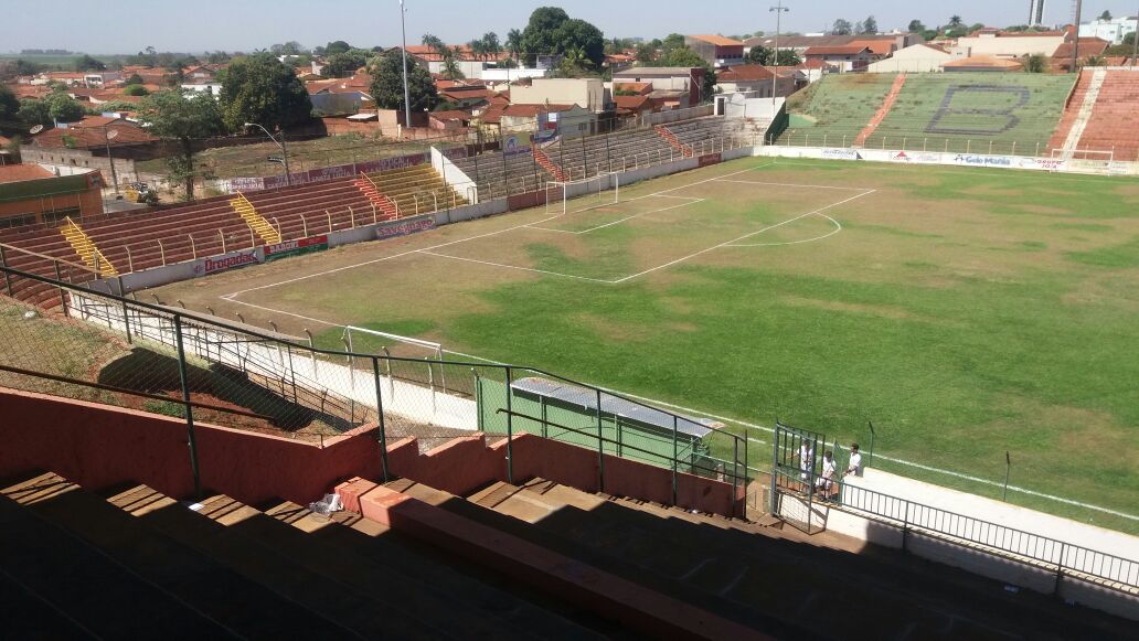 Dirigente da FPF realiza visita de relacionamento ao BEC