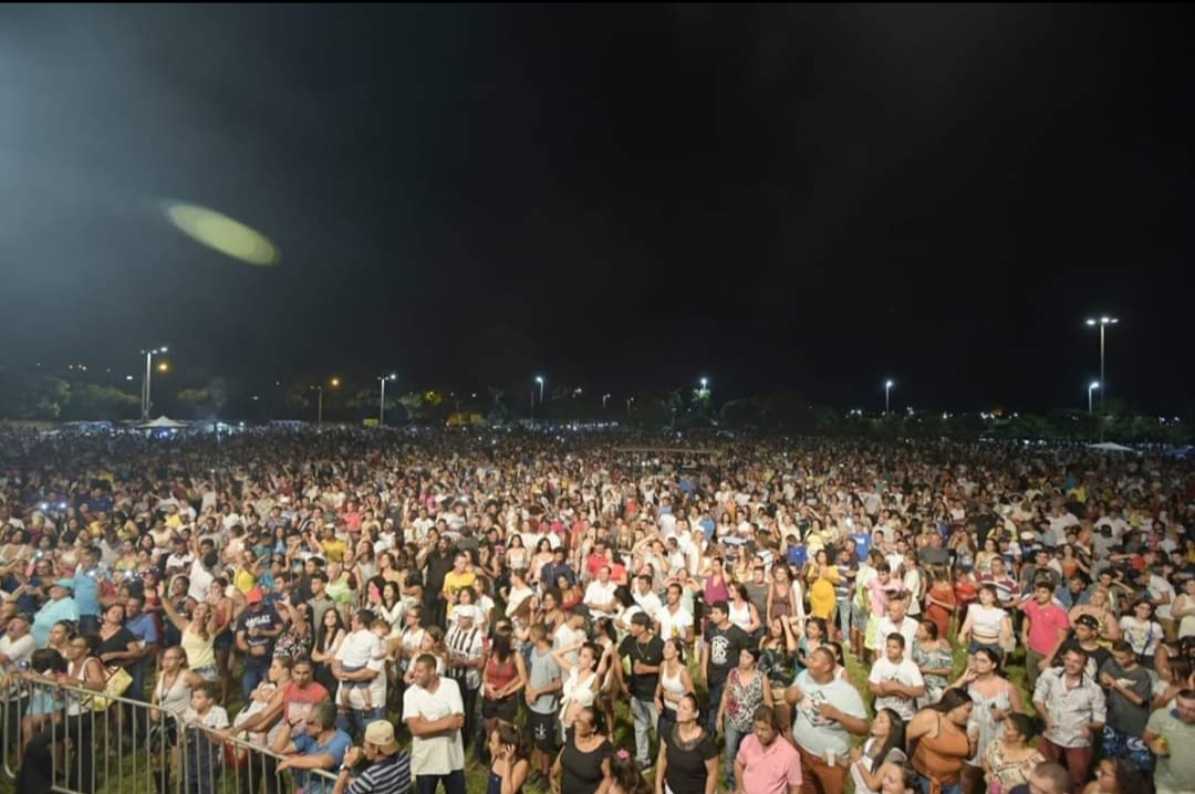 Barretos: Show da Virada atraiu grande público nos Lagos