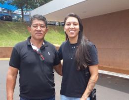 Atacante Bia da Seleção Brasileira Feminina visitou o Hospital de Amor