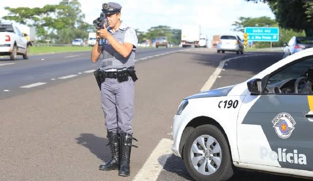 Operação Rodovia Mais Segura detém 235 pessoas e apreende 2,1 toneladas de drogas