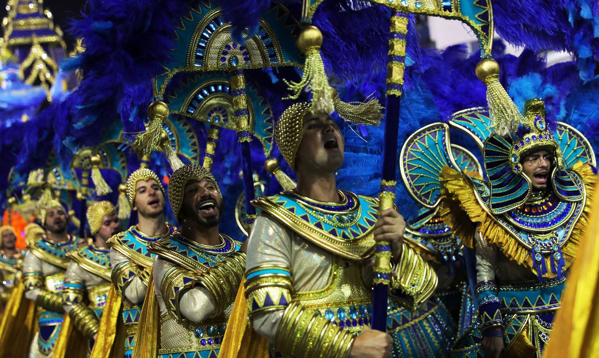 Águia de Ouro é campeã do carnaval de São Paulo pela primeira vez (foto – Reuters/Amanda Perobelli)