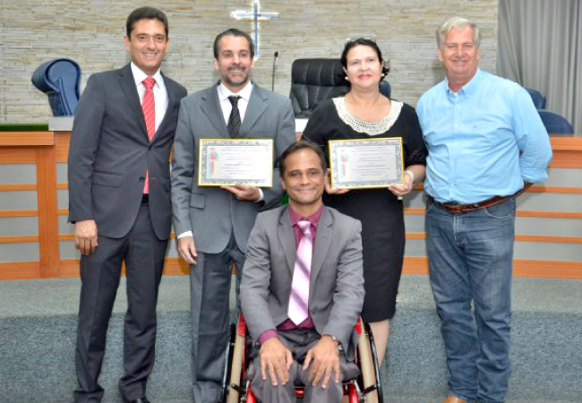 Médico e historiadora recebem homenagem na Câmara