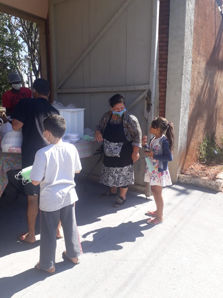 Dia das Mães: Aruanda vendeu marmitas por R$1,00 no Dom Bosco