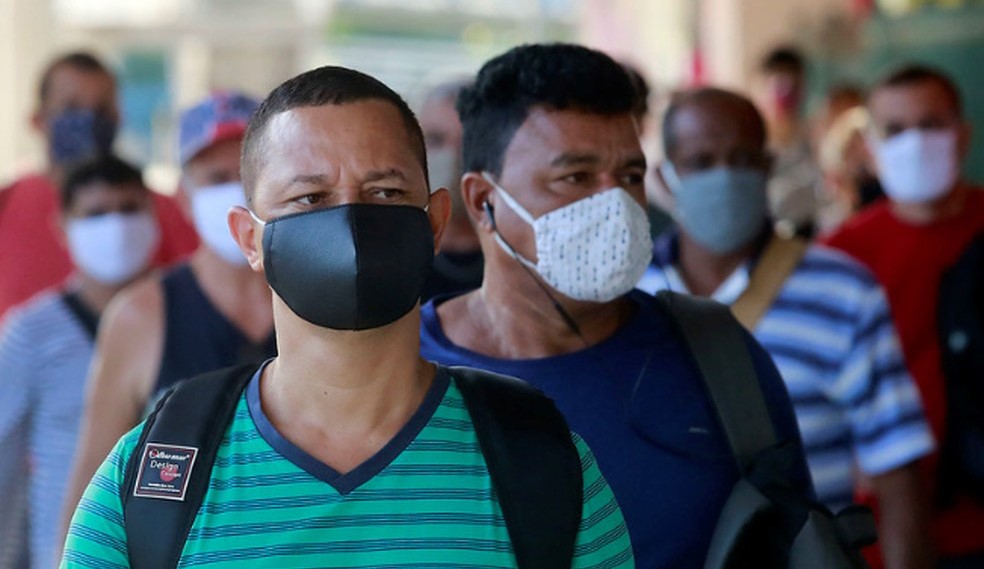 Covid: Máscaras ainda são exigidas em estabelecimento de saúde e transporte coletivo
