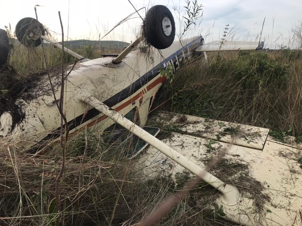 Piloto é resgatado após pouso de emergência com aeronave de pequeno porte em Serra Azul, SP