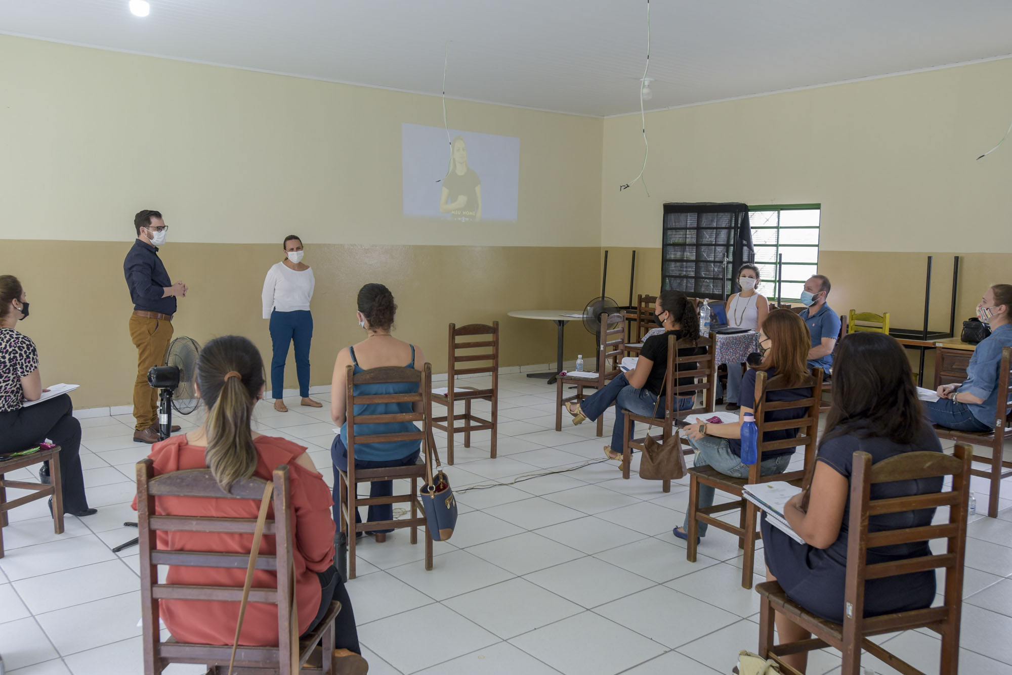 Profissionais da Assistência Social de Barretos participam de Curso de Libras