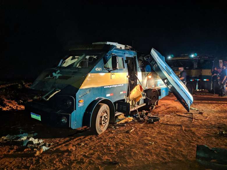 Bandidos atacam carro-forte na SP-318  proximo pedagio em São Carlos