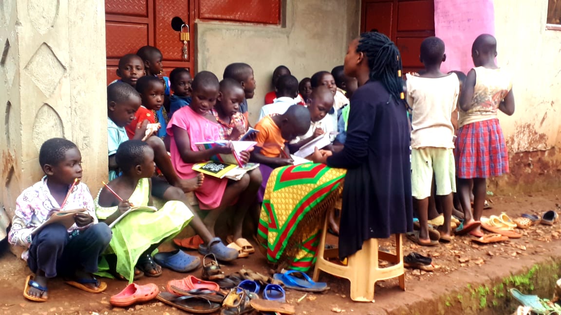 Voluntário de Barretos apoia projeto de construção de escola em Uganda