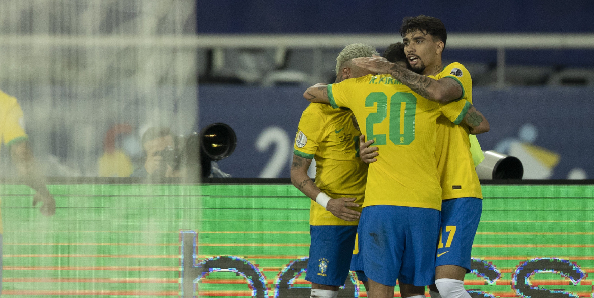 Brasil vence a Colômbia com gol no último minuto