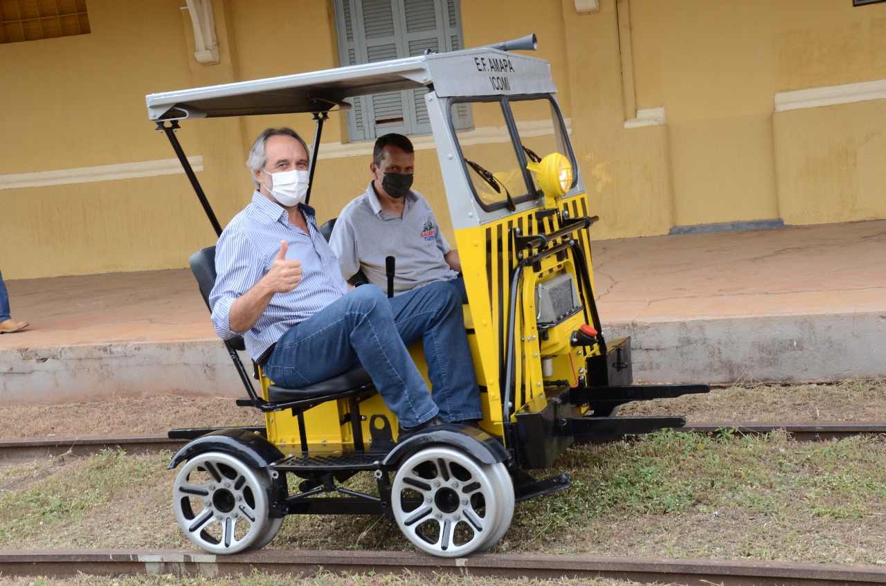 Prefeito Dieb recebe Troley Ferroviário para acervo histórico do Museu Municipal de Colina