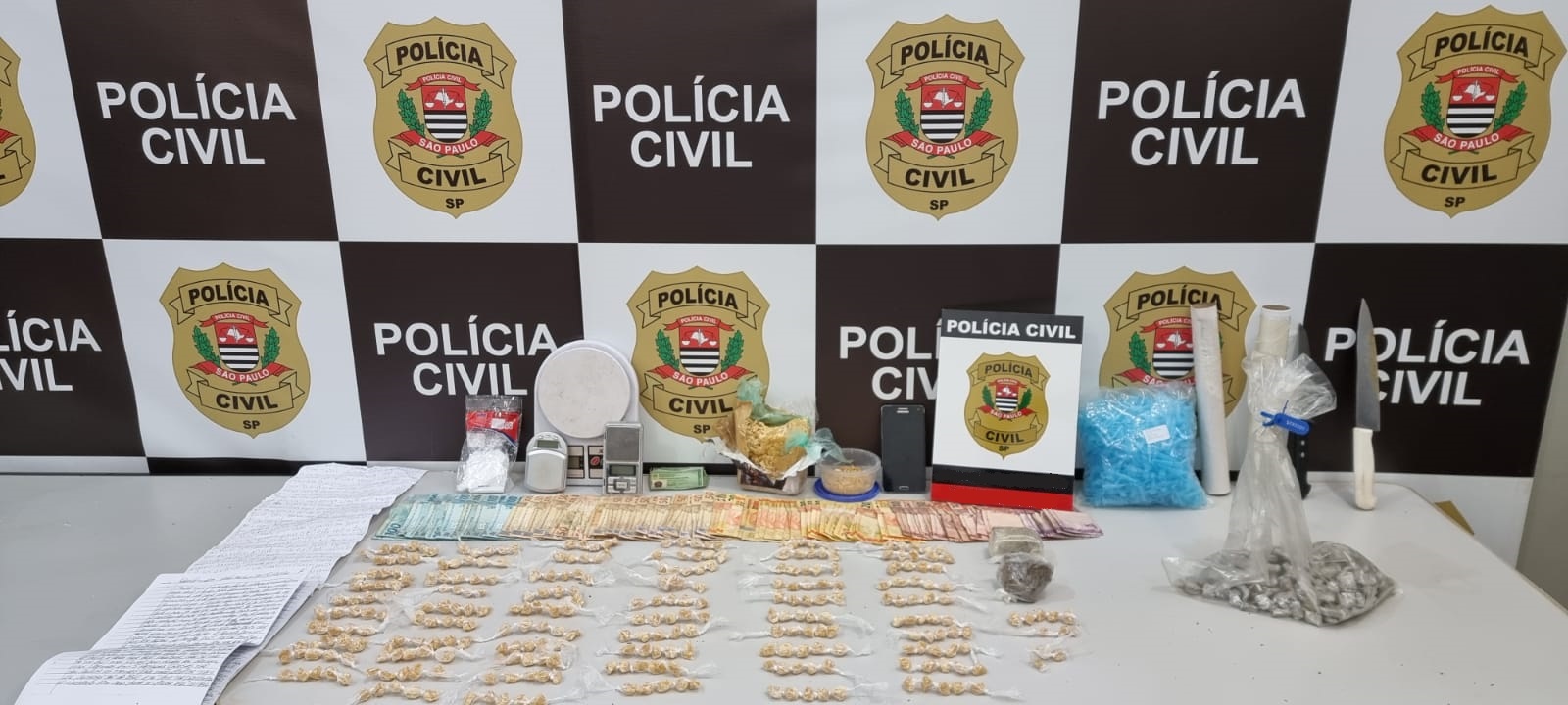 Deic de Ribeirão Preto apreende mais de 500 porções de crack e maconha