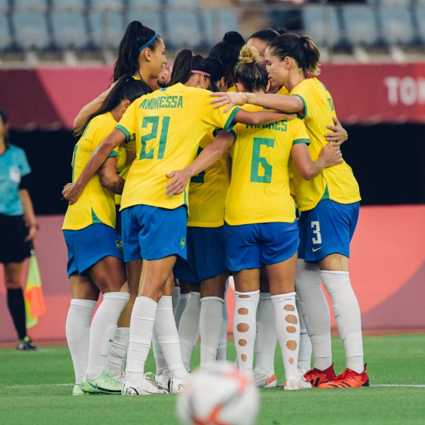 Brasil vence a China na estreia das Olimpíadas