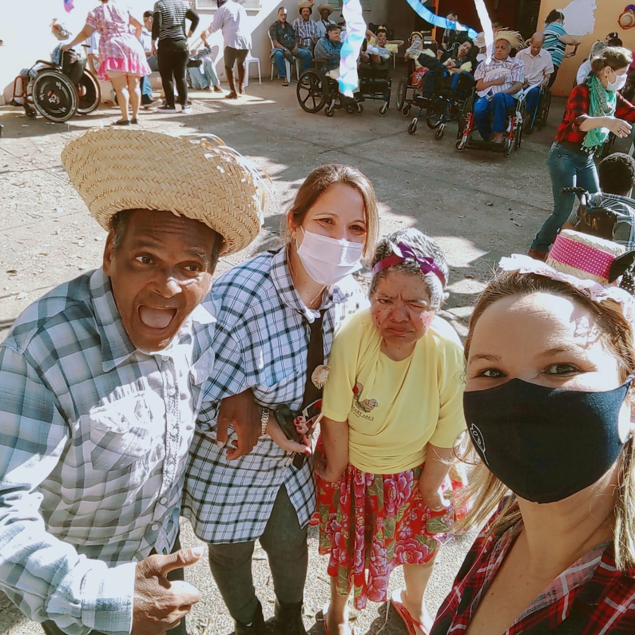 Casa Transitória André Luiz realizou Festa Junina