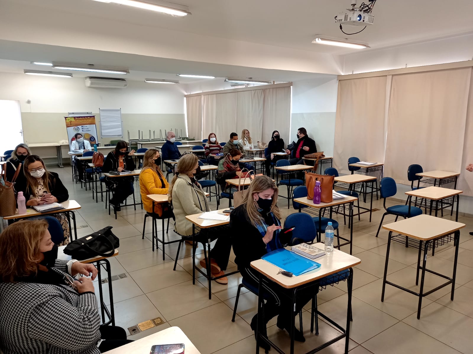 Diretores participaram de reunião sobre nova grade curricular