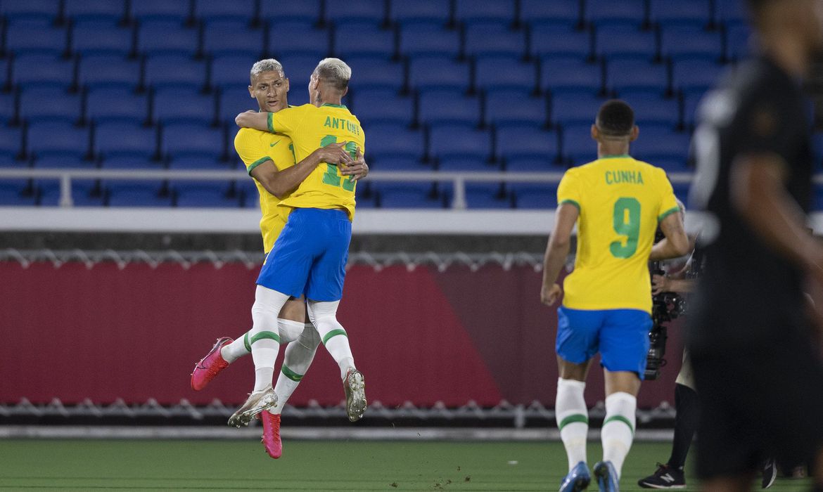 Brasil vence Alemanha na estreia da Olimpíada