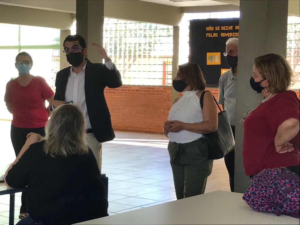 Escola Embaixador Macedo Soares recebeu visita do chefe de gabinete da Secretaria Estadual de Educação