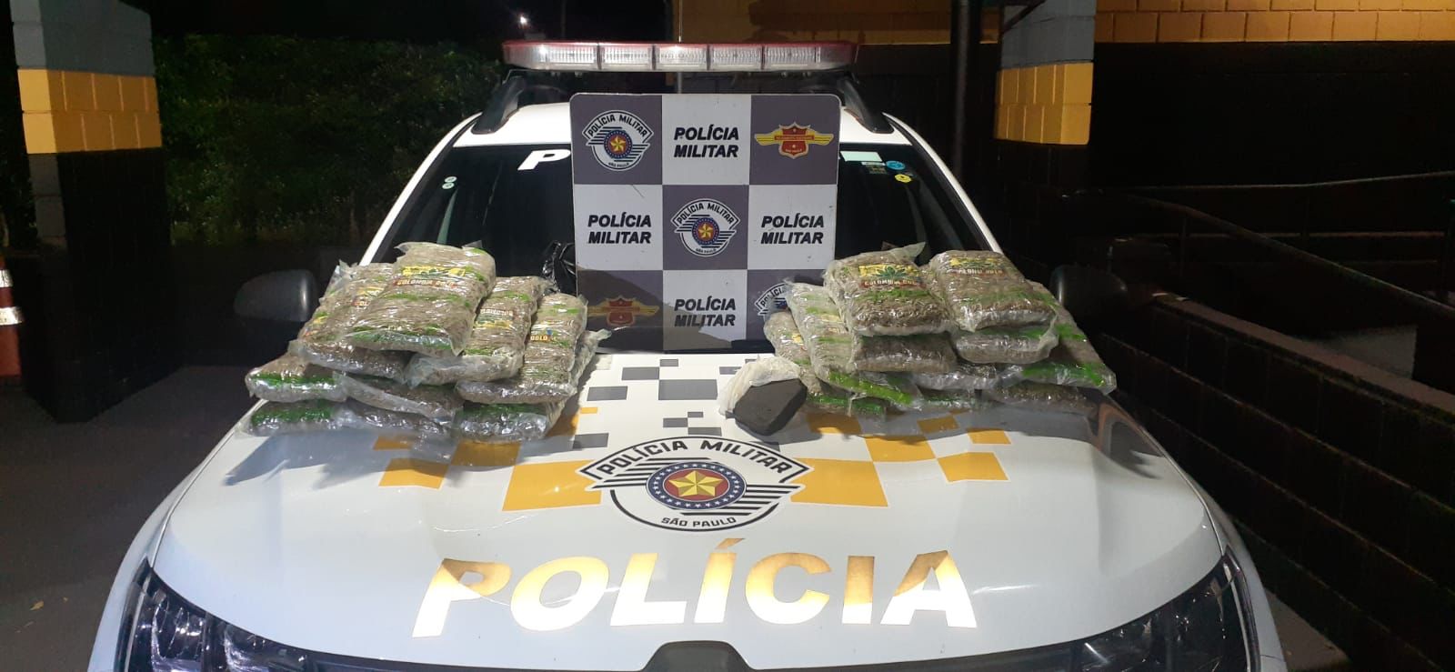 Veículo abordado em Rio Preto com mais de 18 kg de drogas na SP-310