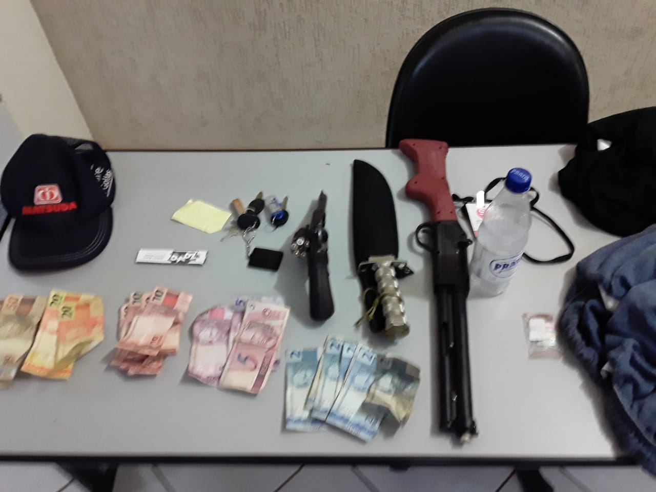 PM detém  autor de roubo em banca de frutas