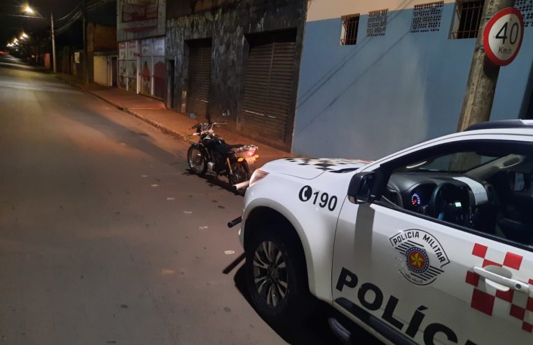 PM registra flagrante de receptação e recupera moto