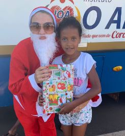 Instituto entregou entregou mais 1200 brinquedos de Natal