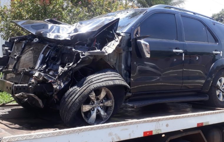 Vitima de roubo teve carro alvejado por tiros