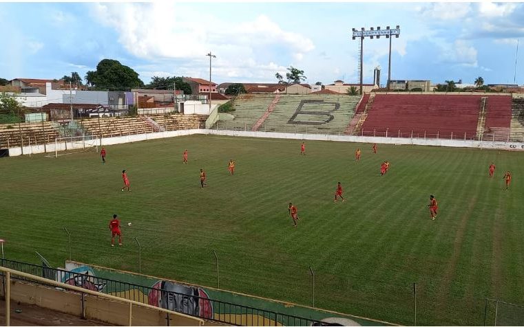 Bira aguarda inscrição do meia Pio para escalar novo reforço