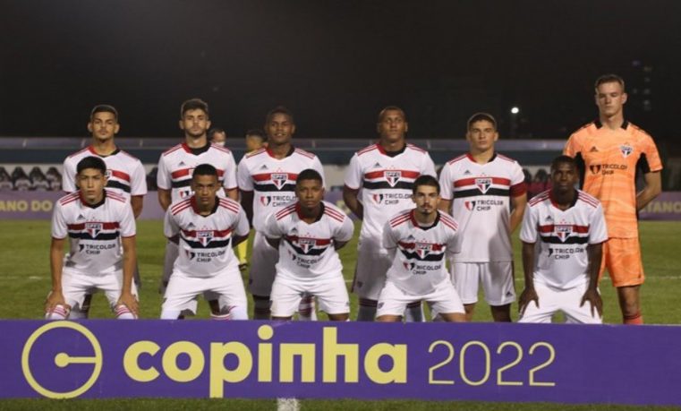 São Paulo vence o Cruzeiro de virada e tem Choque-Rei na semi