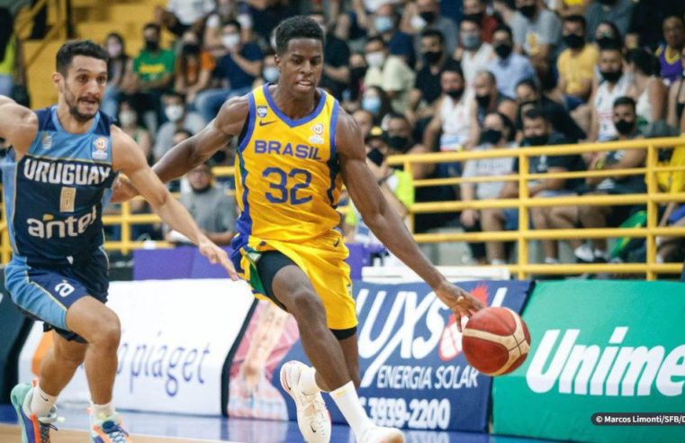 Brasil derrota Uruguai pelas Eliminatórias para a Copa do Mundo