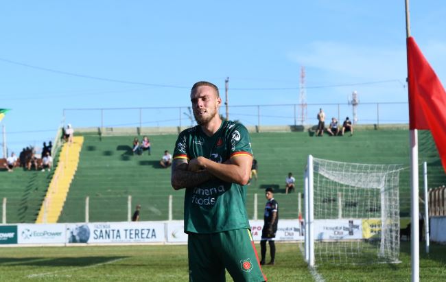 Felipe é o artilheiro do BEC na Série A3