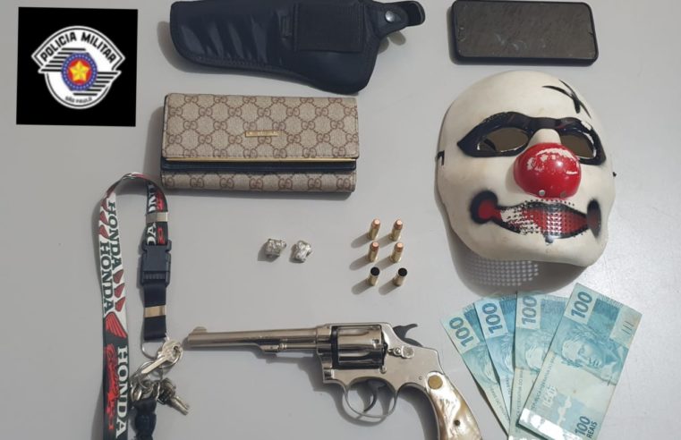 PM prende procurado e localiza arma de fogo