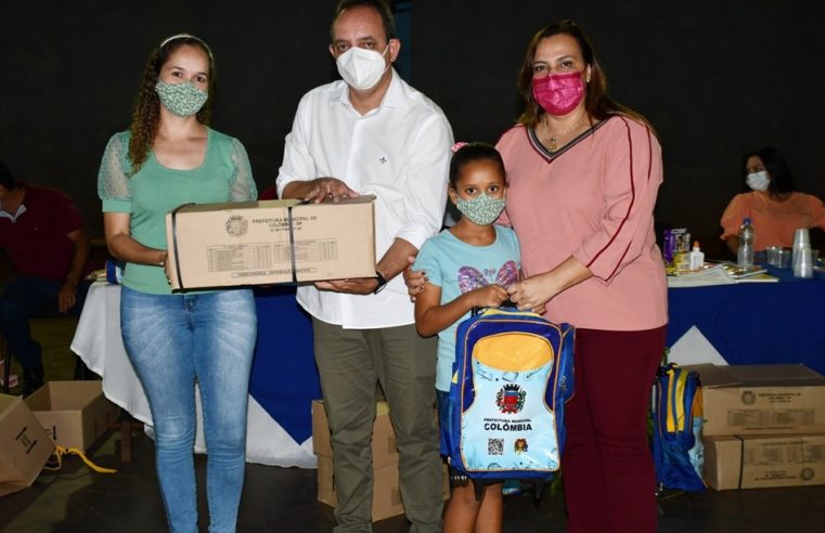 Prefeitura entregou Materiais Escolares para Rede Municipal de Ensino para o ano letivo de 2022