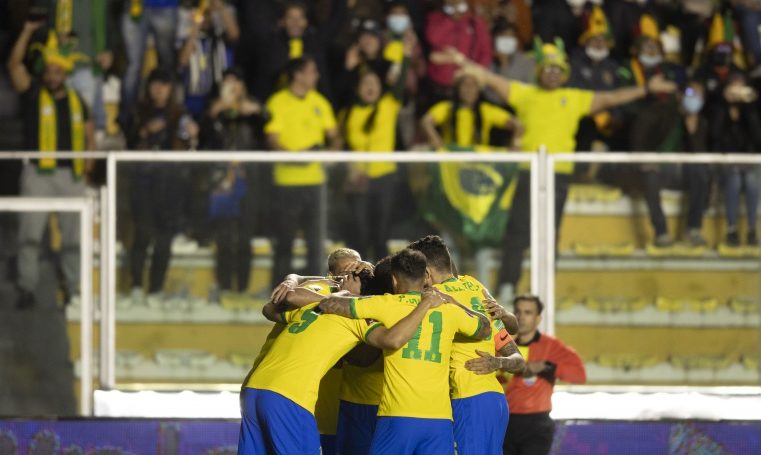 Brasil goleia a Bolívia na despedida das eliminatórias