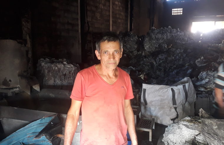 Empresário calcula prejuízo com incêndio em barracão