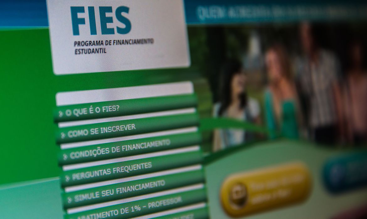 Fies 2026: pré-selecionados devem validar informações até segunda