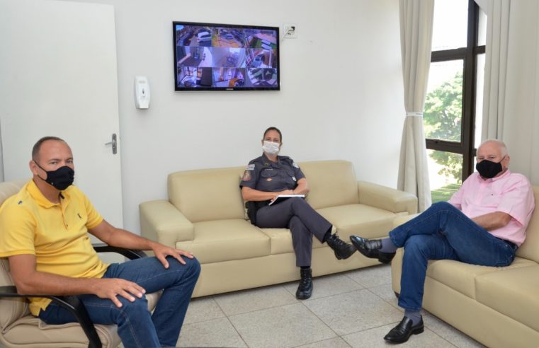 Vereadores recebem a visita da Comandante da 1ª Cia da Polícia Militar de Barretos
