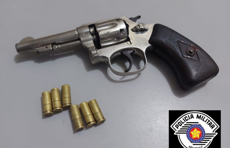 Ciclista armado com revólver é preso pela Força Tática no bairro Santana