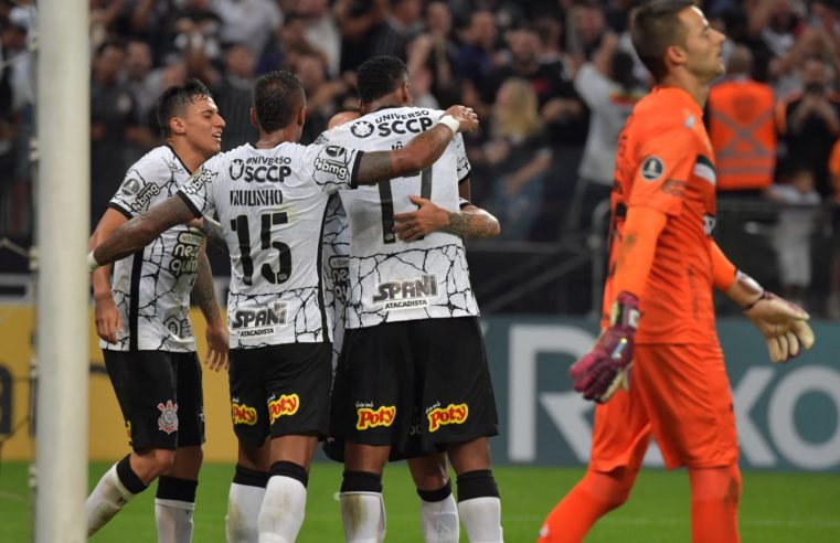 Corinthians conquista primeira vitória na Libertadores