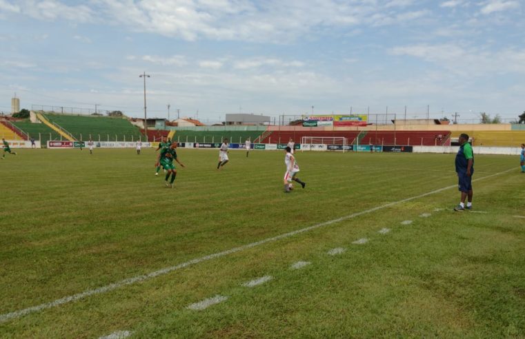 BEC estreia com vitória no Sub-17 e empate no Sub-15
