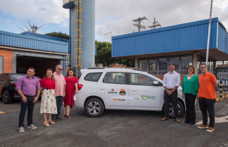 Assistência recebe veículo após emenda do deputado Motta