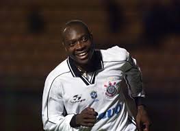 Após acidente, Rincón morre em hospital na Colômbia