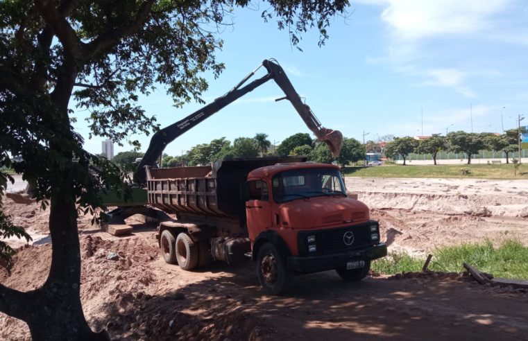 Mais de 1.100 caminhões de areia já foram retirados dos Lagos