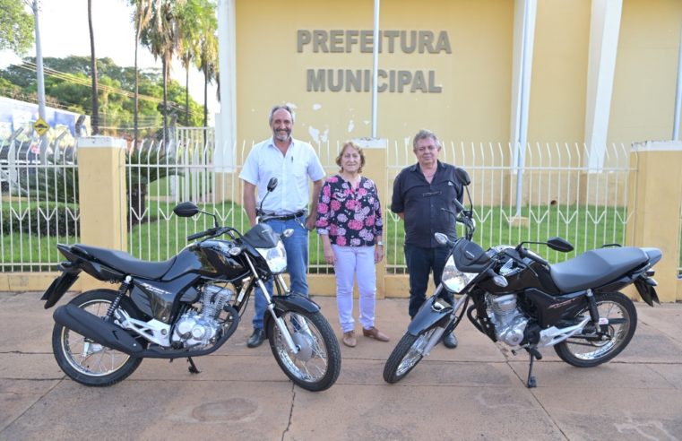 Prefeitura de Colina entrega veículos e motocicletas para Educação e Saúde