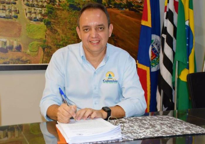 Colômbia aumenta valor da bolsa auxílio aos universitários e ticket alimentação dos servidores