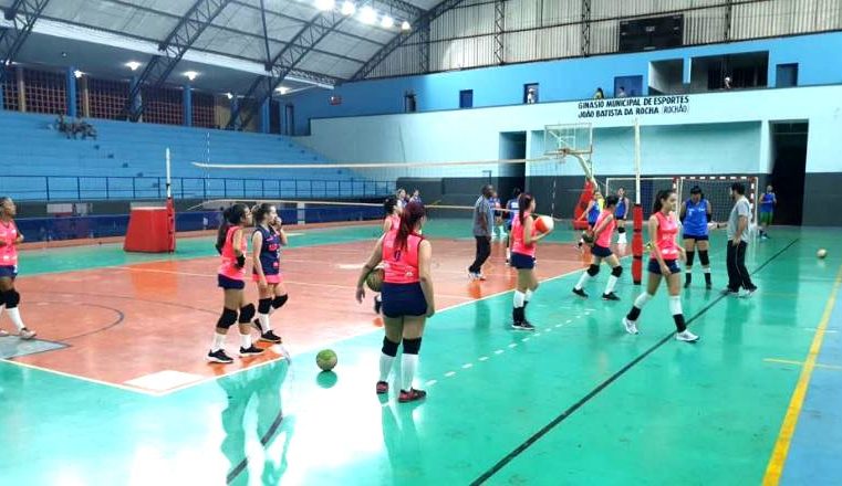 Campeonato Municipal de Voleibol movimenta equipes no masculino e feminino