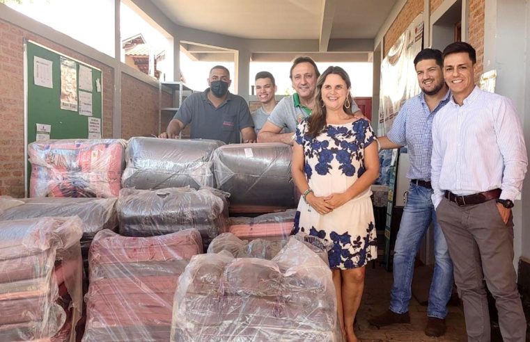 Rede Drogadada entrega doação de 100 cobertores