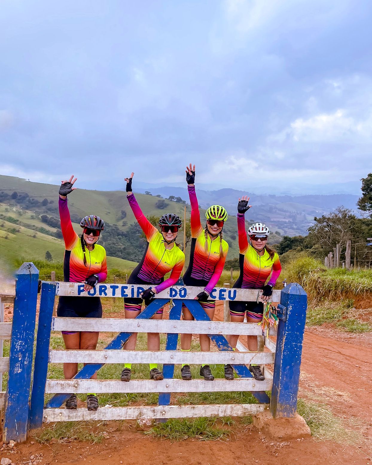 Ciclistas realizam o trajeto do Caminho da Fé