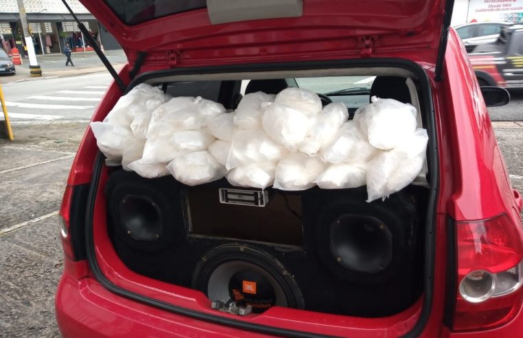 Mais de 10 mil porções de cocaína são localizadas em carro durante blitz da operação Sufoco