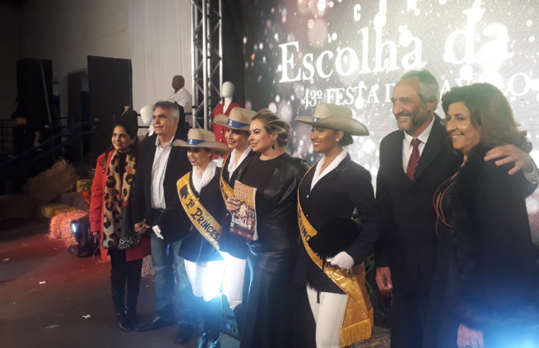 Maria Fernanda é a Rainha da 43ª Festa do Cavalo de Colina